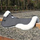 Half Pad Harry's Horse Riser Pad Faux Fur Black-beige