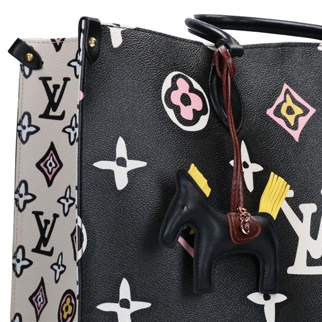 Key Charm Epplejeck Horse Colour Black