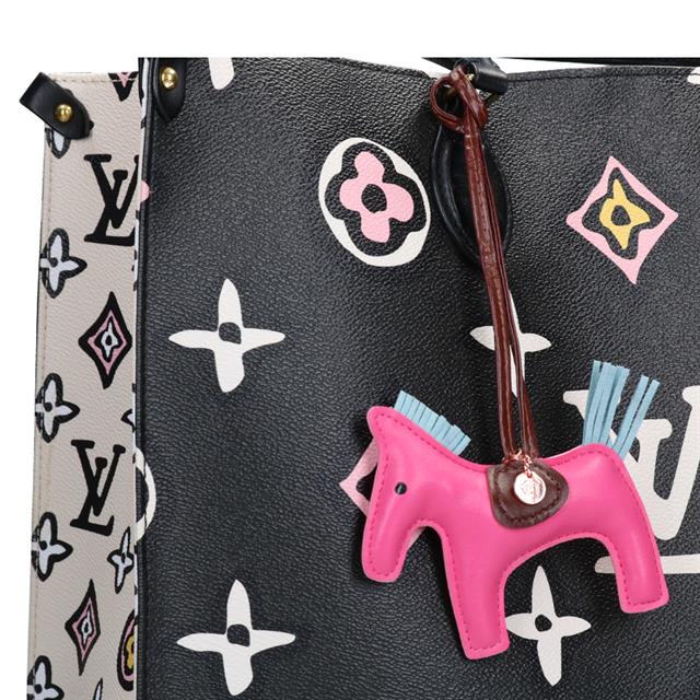 Key Charm Epplejeck Horse Colour Dark Pink