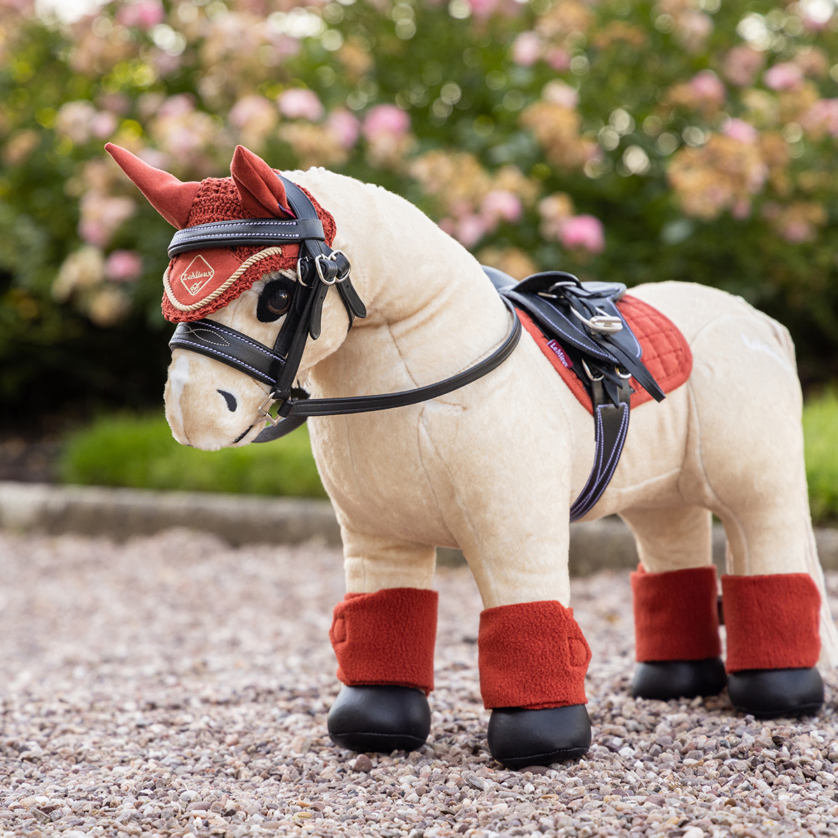 Toy saddle outlet